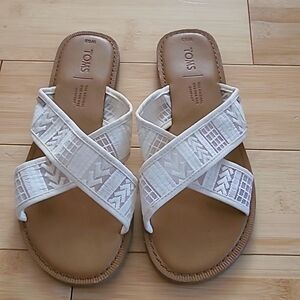 Womens TOMS Sandals Size 6.5 NWOT